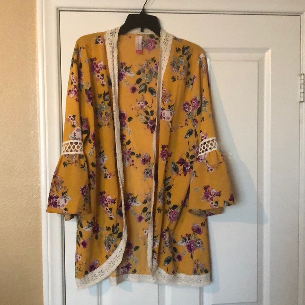 Pretty floral blouse